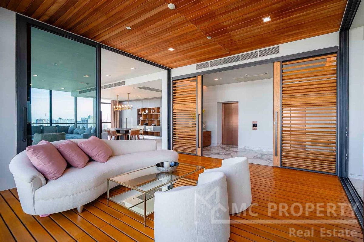 the monument thonglor 3 bedroom 253sqm for sale at 115Mb please contact 0816878954
