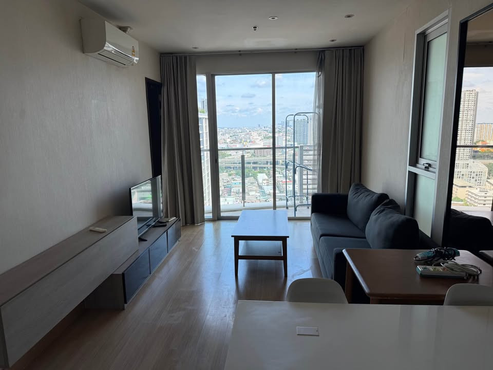 [For Rent] 1-Bedroom Condo @ Sky Walk Residence