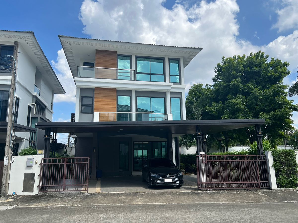 For Sale: 3-Storey Luxury Detached Home – Supalai Essence Ladprao Premium Finishing | Large Family Living | Prime Ladprao Location Near MRT Ladprao 101