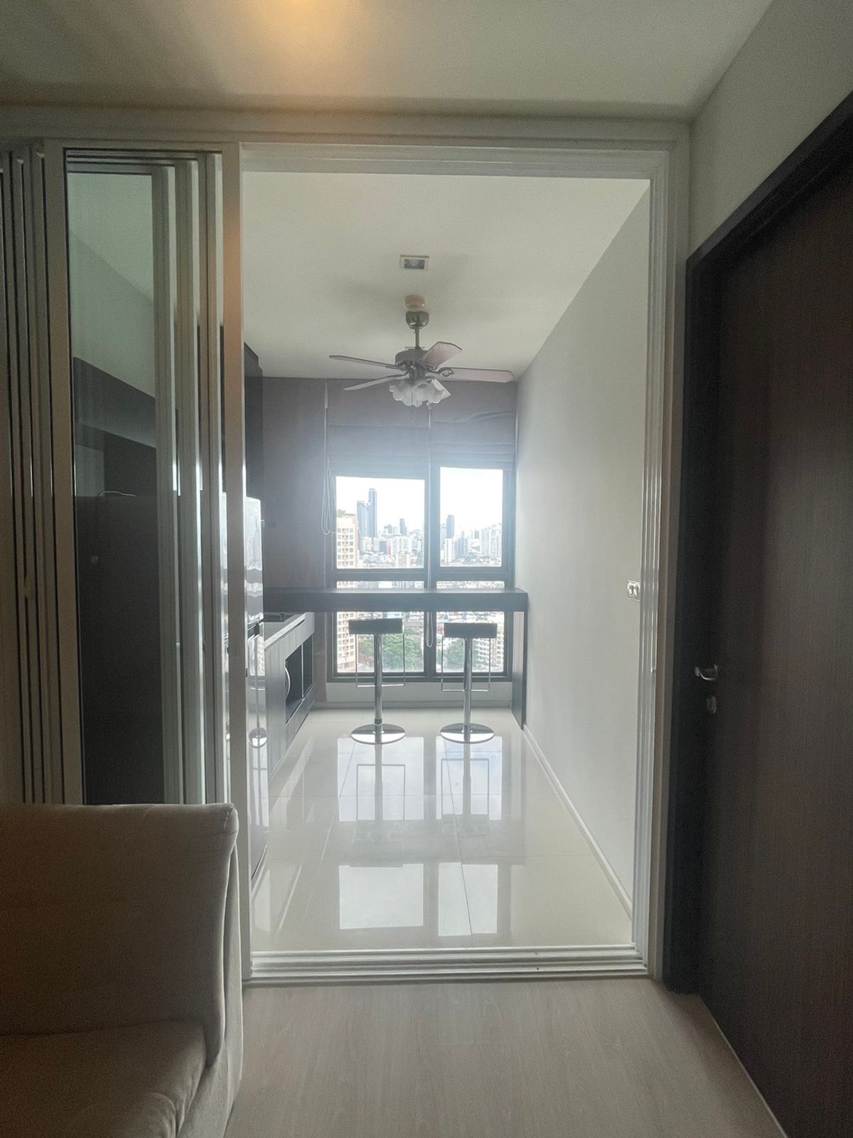 [Room for Rent] For rent, 1 Bedroom (35 sq m.), 23rd floor, Rhythm 44/1, room facing north, not hot, facing BTS Phra Khanong.