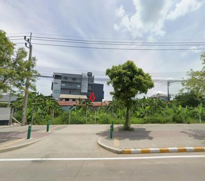 Land for sale, area 185 square wah, Soi Theparak 49, adjacent to Theparak Road and Shell gas station