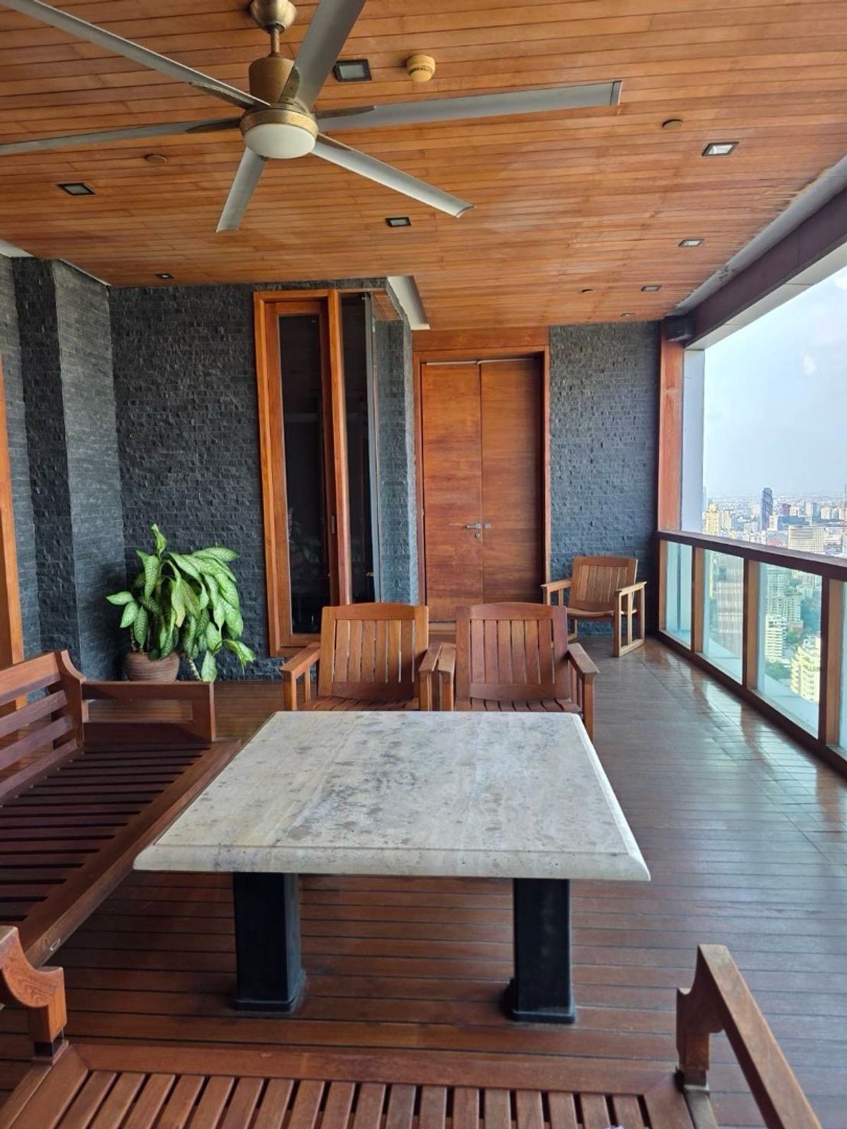 ขายคอนโดหรู Millennium Residence อาคาร B 