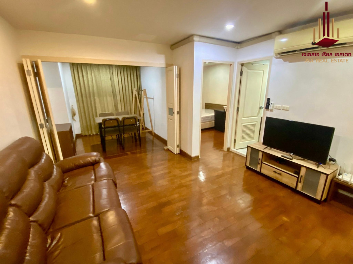 ✨ For Sale: The Niche Sukhumvit 49 Condo ✨  💰 Only 3,900,000 THB