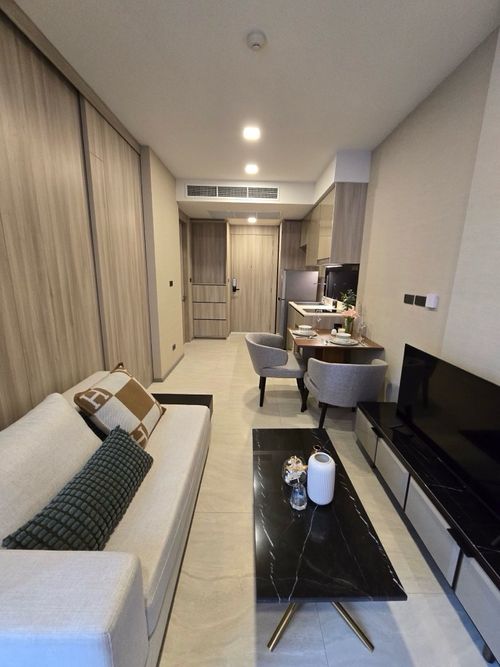 📢👇Modern-style condominium in the heart of Sukhumvit 31, connecting Asoke and Phrom Phong, surrounded by shopping malls, restaurants, cafés, and vibrant lifestyle destinations.