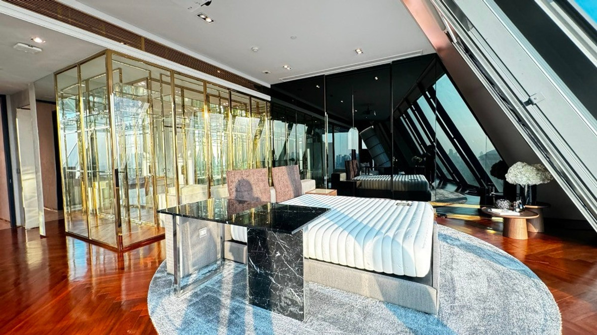  ♦ Prime Location ♦ ชั้น 40+ | 3 ห้องนอน 4 ห้องน้ำ ขนาด 296.26 ตร.ม. | ใกล้ BTS พร้อมพงษ์ 110 ม., เอ็มควอเทียร์ 260 ม., เอ็มโพเรียม 260 ม. – รูปที่ 3