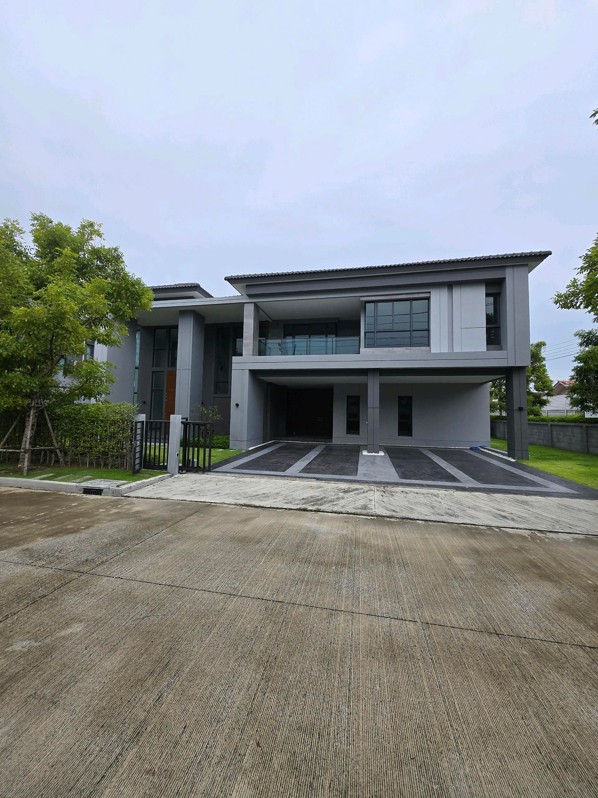 Luxury Single House for Sale – The City Onnut Sukhumvit 2Corner Plot Near Park | Main Road Zone | Type Marlowe | Land 151.3 sq.wah | Usable Area 500 sq.m. | THB 33 Million Luxury Single House for Sale – The City Onnut Sukhumvit 2Corner Plot Near Park | Main Road Zone | Type Marlowe | Land 151.3 sq.wah | Usable Area 500 sq.m. | THB 33 Million