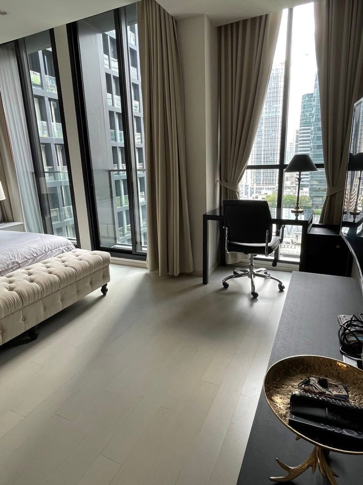 ให้เช่าคอนโด Noble Ploenchit 52 ตรม. 1 ห้องนอน ติด BTS เพลินจิต วิวโล่ง สวยแต่งครบ – รูปที่ 3