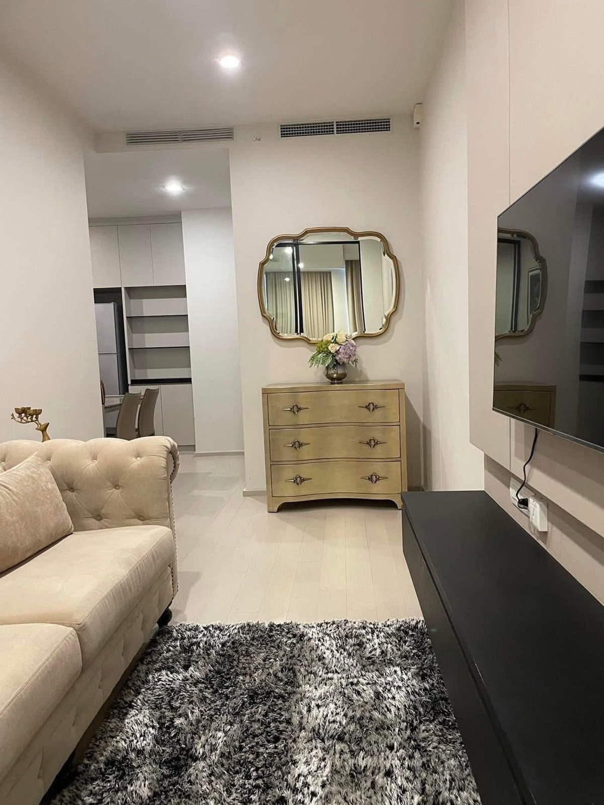 ให้เช่าคอนโด Noble Ploenchit 52 ตรม. 1 ห้องนอน ติด BTS เพลินจิต วิวโล่ง สวยแต่งครบ – รูปที่ 4