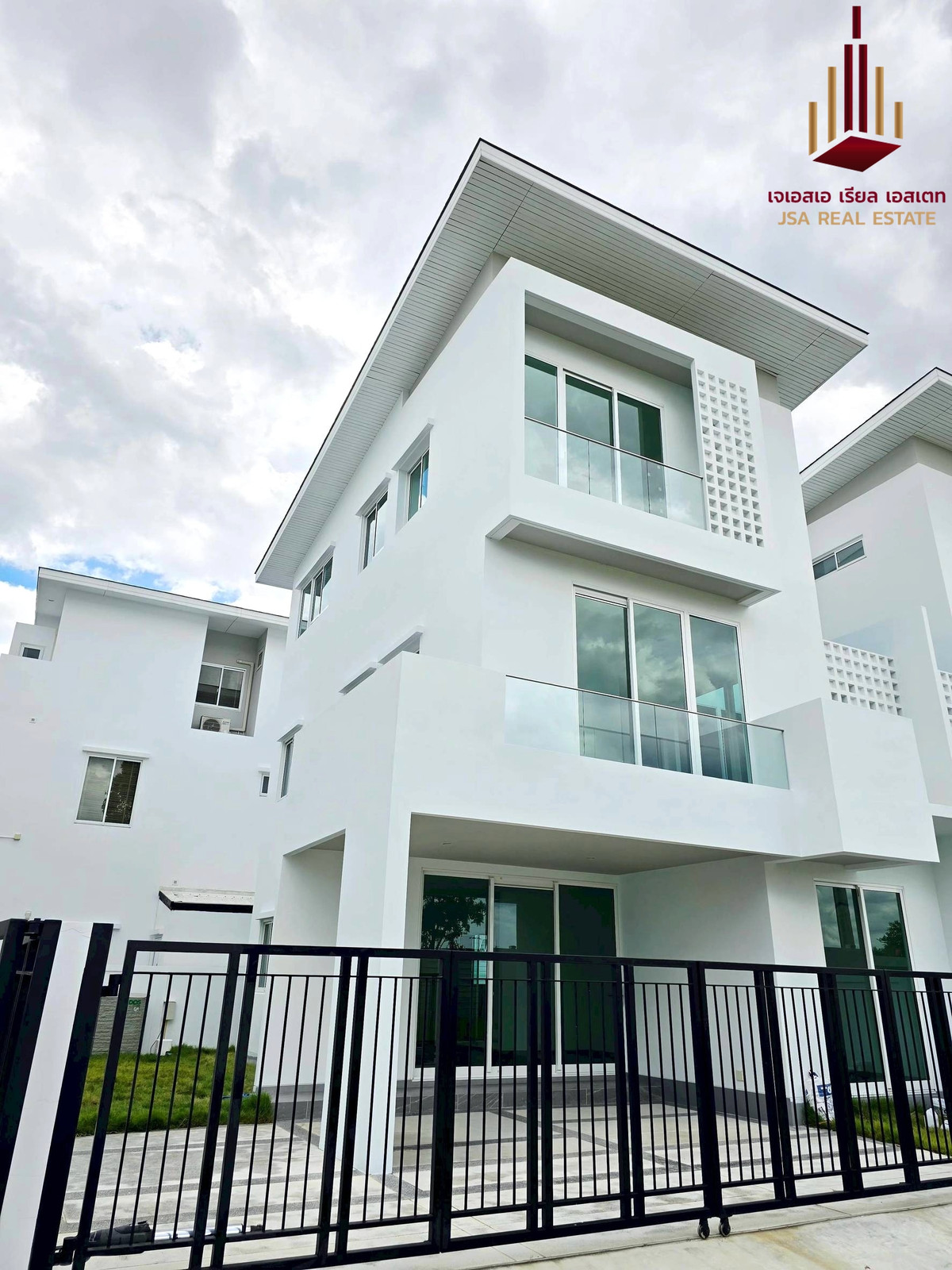 ✨ For Sale: Nirvana Absolute Ekkamai - Ramintra ✨ 💰 Only 17,200,000 THB ✨ For Sale: Nirvana Absolute Ekkamai - Ramintra ✨ 💰 Only 17,200,000 THB