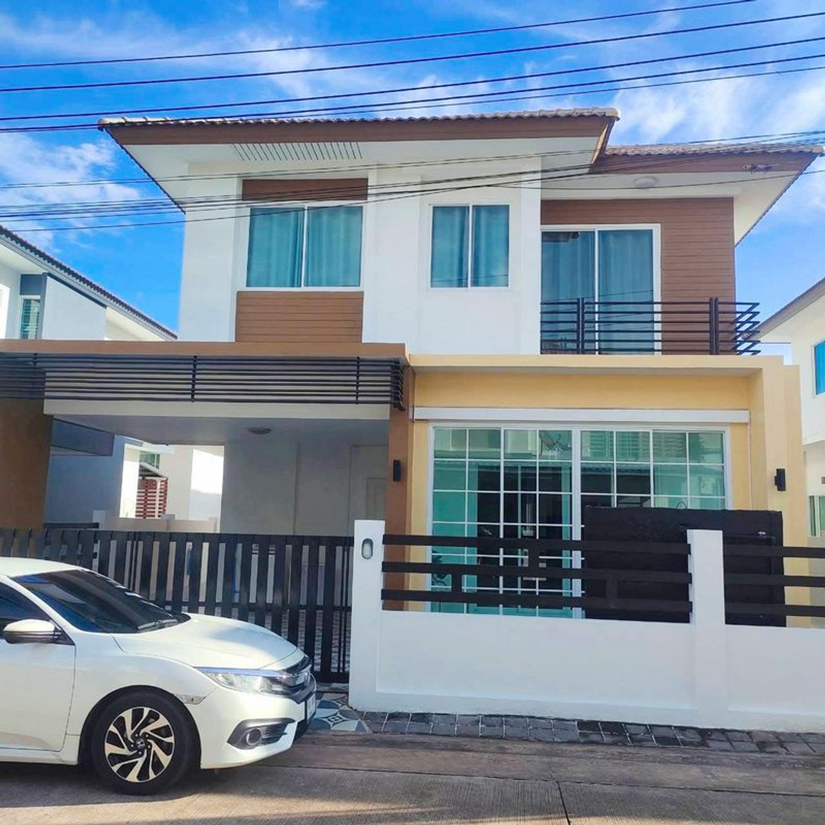 Large detached house for rent, Lake Valley Village, Bowin, Sriracha, Chonburi. Large detached house for rent, Lake Valley Village, Bowin, Sriracha, Chonburi.