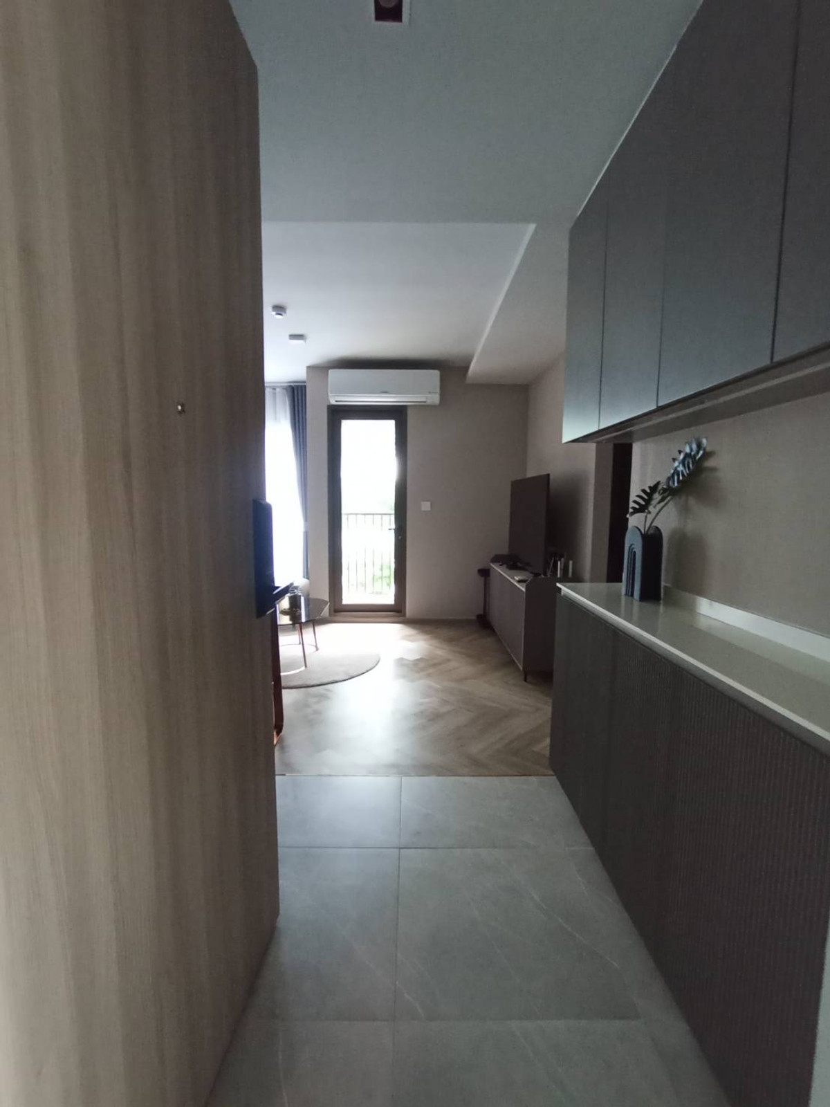 Condo for rent Chapter Thonglor 25, large room in the heart of Thonglor. Decorated and ready to move in Condo for rent Chapter Thonglor 25, large room in the heart of Thonglor. Decorated and ready to move in