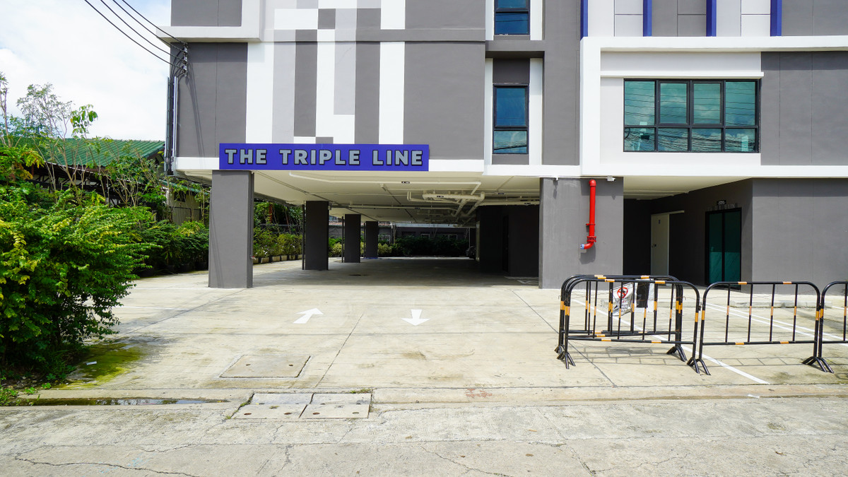 Condominium, completed and ready to move in, The Triple Line Condominium. The Triple Line Condominium