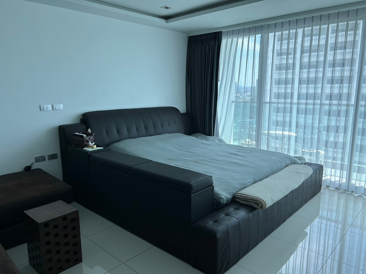 Discover a truly elevated lifestyle in this exclusive sea-view condominium at Wongamat Tower, a luxury beachfront project located in Bang Lamung, Chonburi. – รูปที่ 2