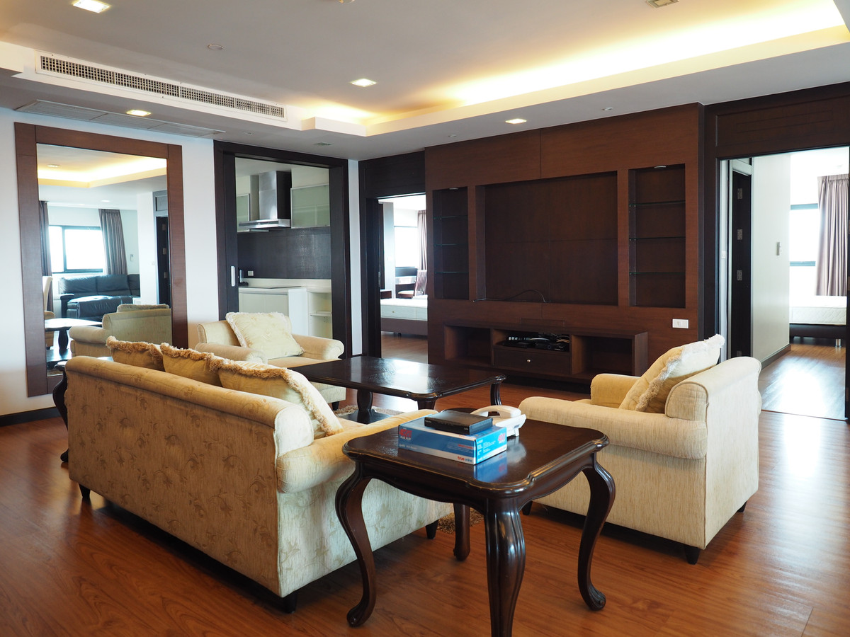 Sathorn Garden for rent, 100,000 baht [MKr251042]