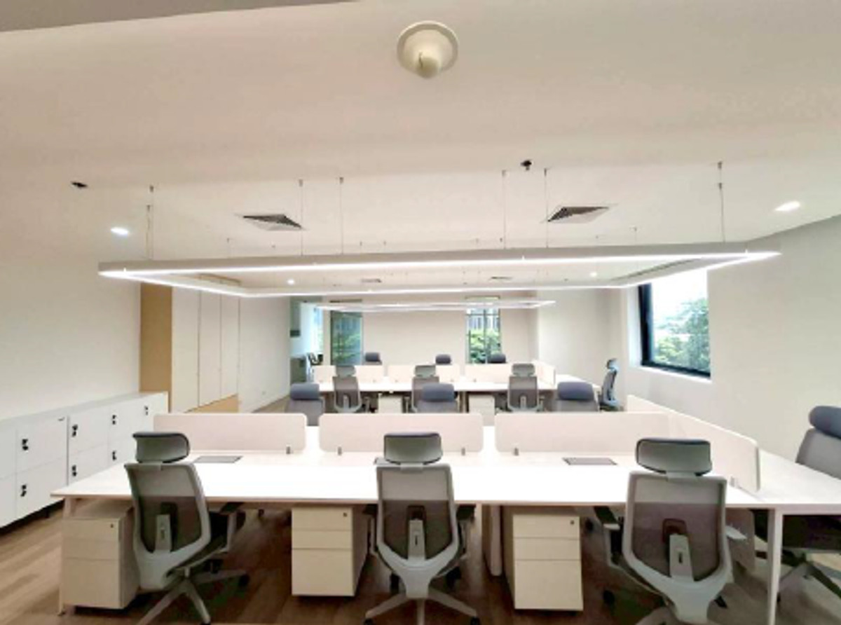 For Rent: 139 sqm Newly Fully Furnished Office | Unit 501 | 208 Wireless Road (Grade A) | Ready to Move In – รูปที่ 3