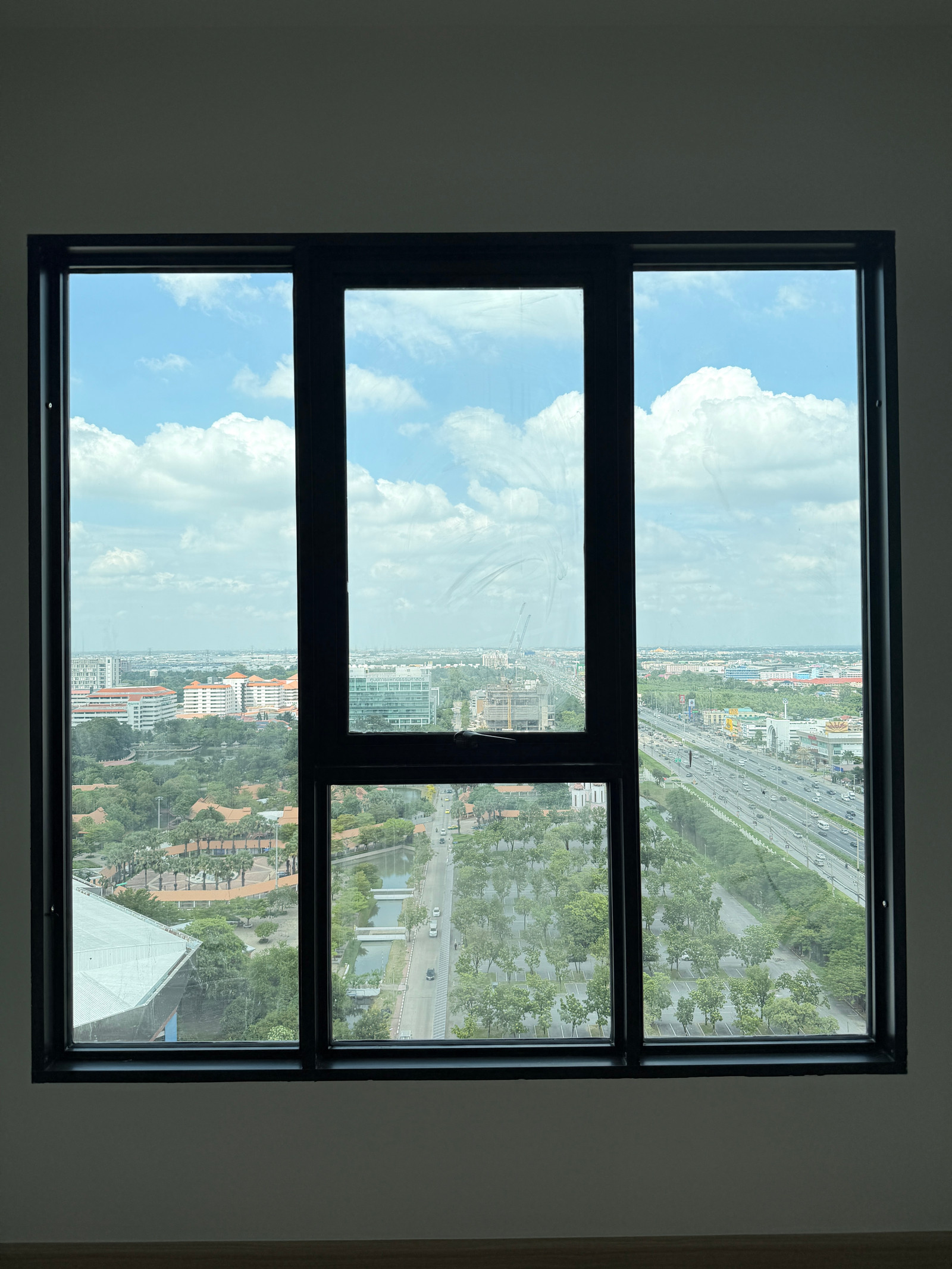 For sale 2.35 Terra Residence Phase 1, everything included.