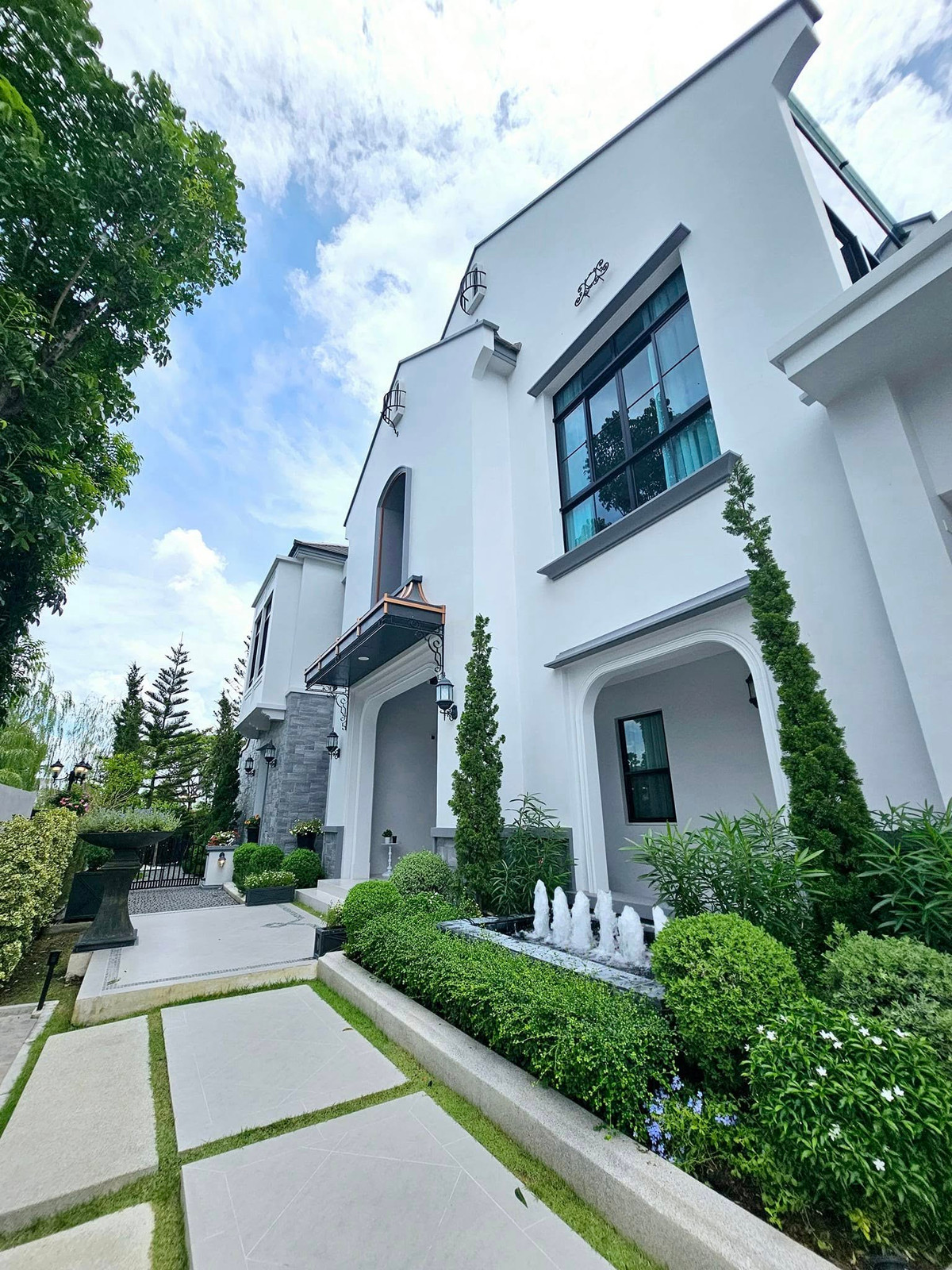 นันทวัน พระราม 9 - กรุงเทพกรีฑาตัดใหม่ / 5 ห้องนอน (ขาย), Nantawan Rama 9 - New Krungthepkreetha / 5 Bedrooms (FOR SALE) BZD027