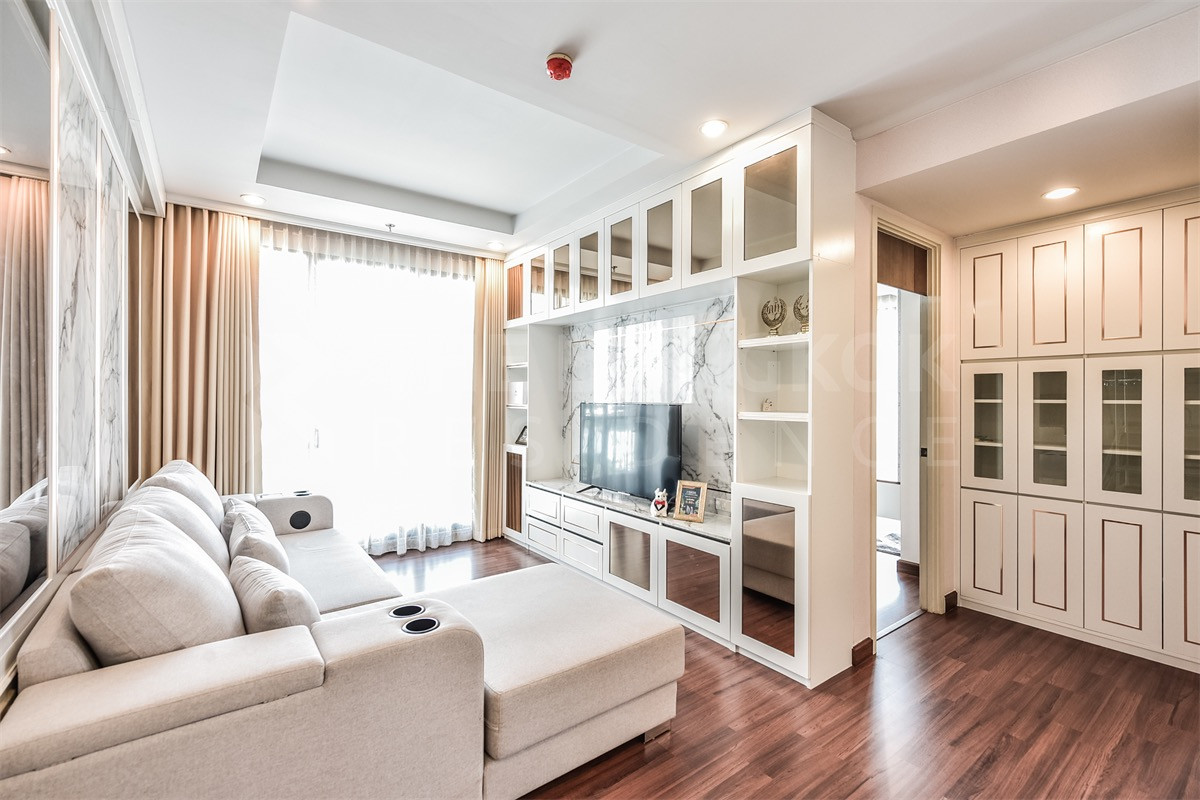 Supalai Elite สาทร สวนพลู 2 ห้องนอน 97ตรม ขายเพียง 13.5mb สนใจติดต่อ 0816878954