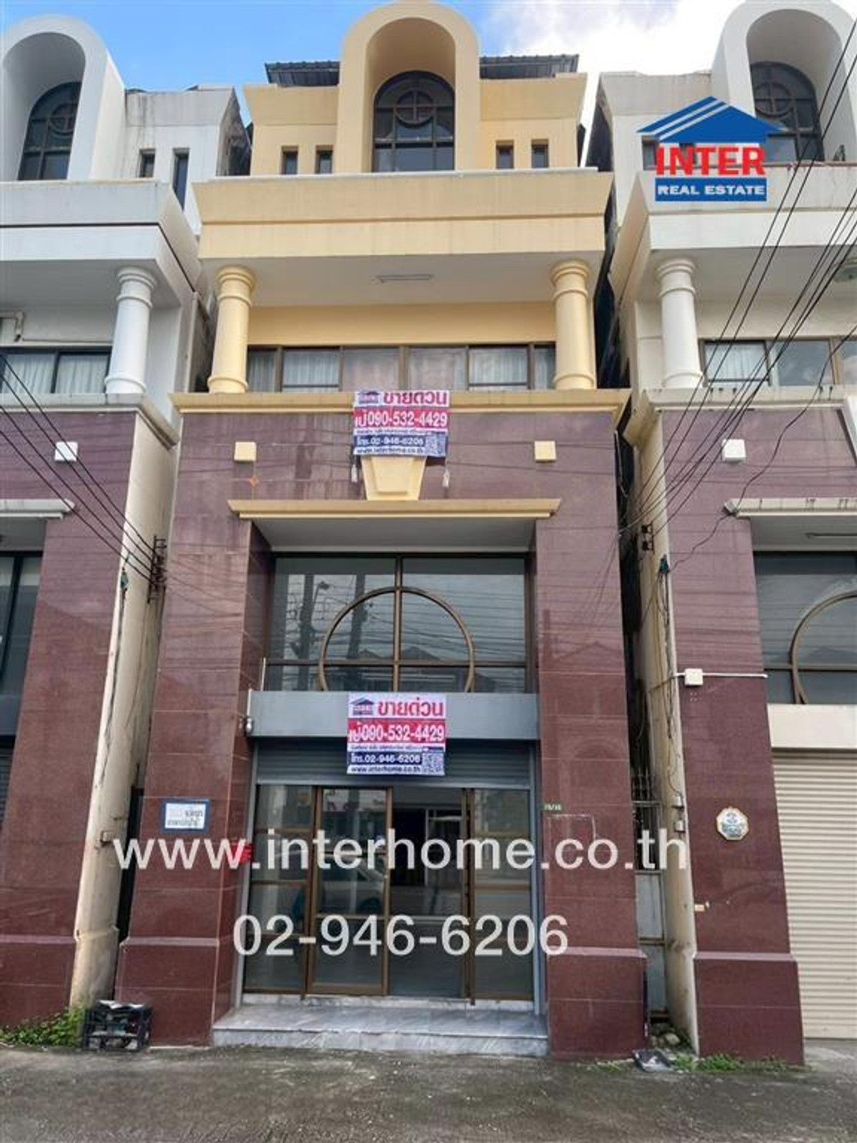 Commercial building, 3.5 floors, 19.4 sq m, Muang Thani Project. Next to the main road, Bang Waek Road. Phutthamonthon Sai 2 Road, Phasi Charoen District, Bangkok Commercial building, 3.5 floors, 19.4 sq m, Muang Thani Project. Next to the main road, Bang Waek Road. Phutthamonthon Sai 2 Road, Phasi Charoen District, Bangkok