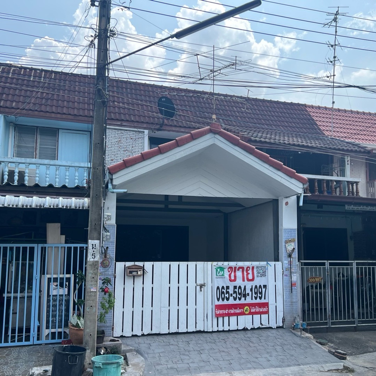 Newly renovated, ready to move in! Townhouse, 2 bedrooms, 2 bathrooms, Lan Thong Village, Pak Kret, near Krung Thai Hospital, only 10 minutes. Newly renovated, ready to move in! Townhouse, 2 bedrooms, 2 bathrooms, Lan Thong Village, Pak Kret, near Krung Thai Hospital, only 10 minutes.
