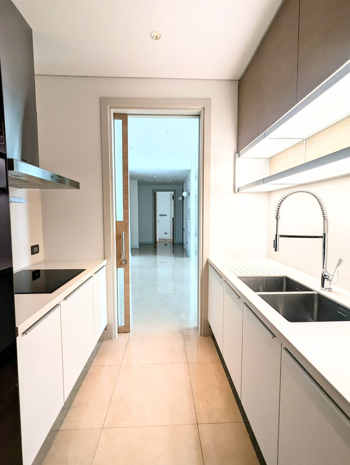 +++ขายด่วน+++ Sindhorn Residence** 3 ห้องนอน ขนาด 148 ตร.ม.  – รูปที่ 3