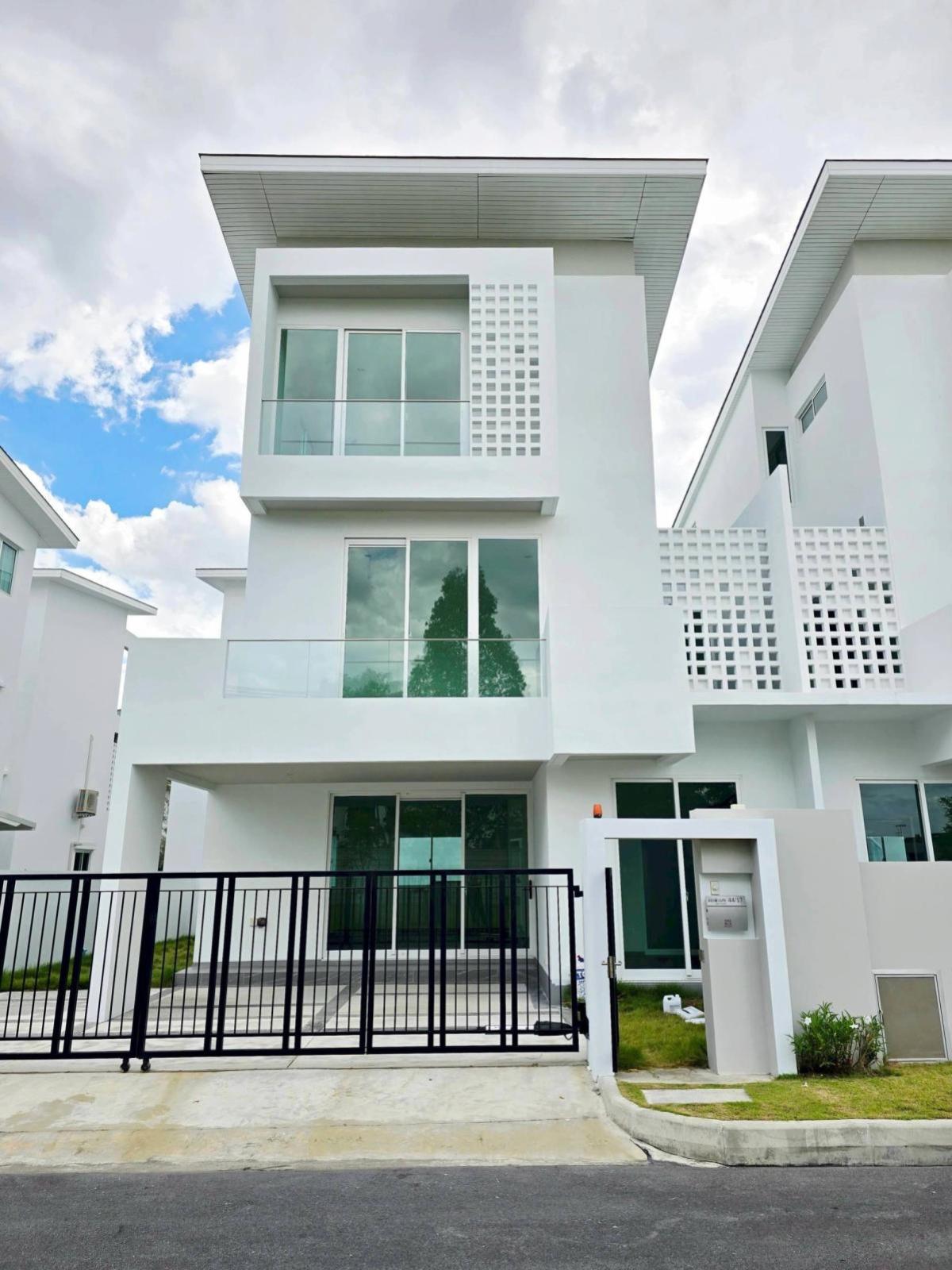 For Sale House , Nirvana Absolute Ekkamai - Ramintra , Saphan Sung , Lat Phrao , Bangkok , CX-135116 For Sale House , Nirvana Absolute Ekkamai - Ramintra , Saphan Sung , Lat Phrao , Bangkok , CX-135116