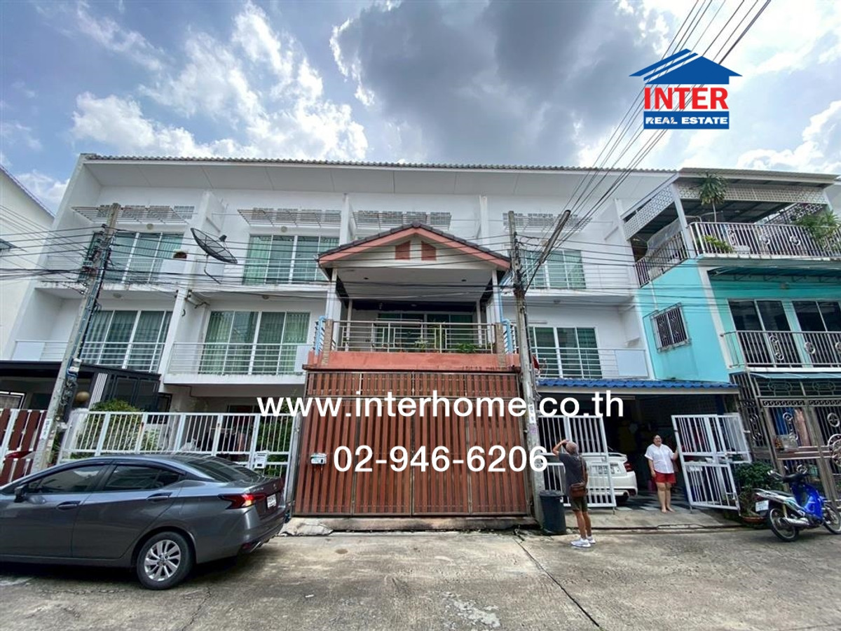 ทาวน์เฮ้าส์ 3 ชั้น 17.6 ตร.ว. หมู่บ้านแก้ววิลล่า จรัญสนิทวงศ์35 ซอยจรัญสนิทวงศ์35 ถนนจรัญสนิทวงศ์ เขตบางกอกน้อย กรุงเทพมหานคร