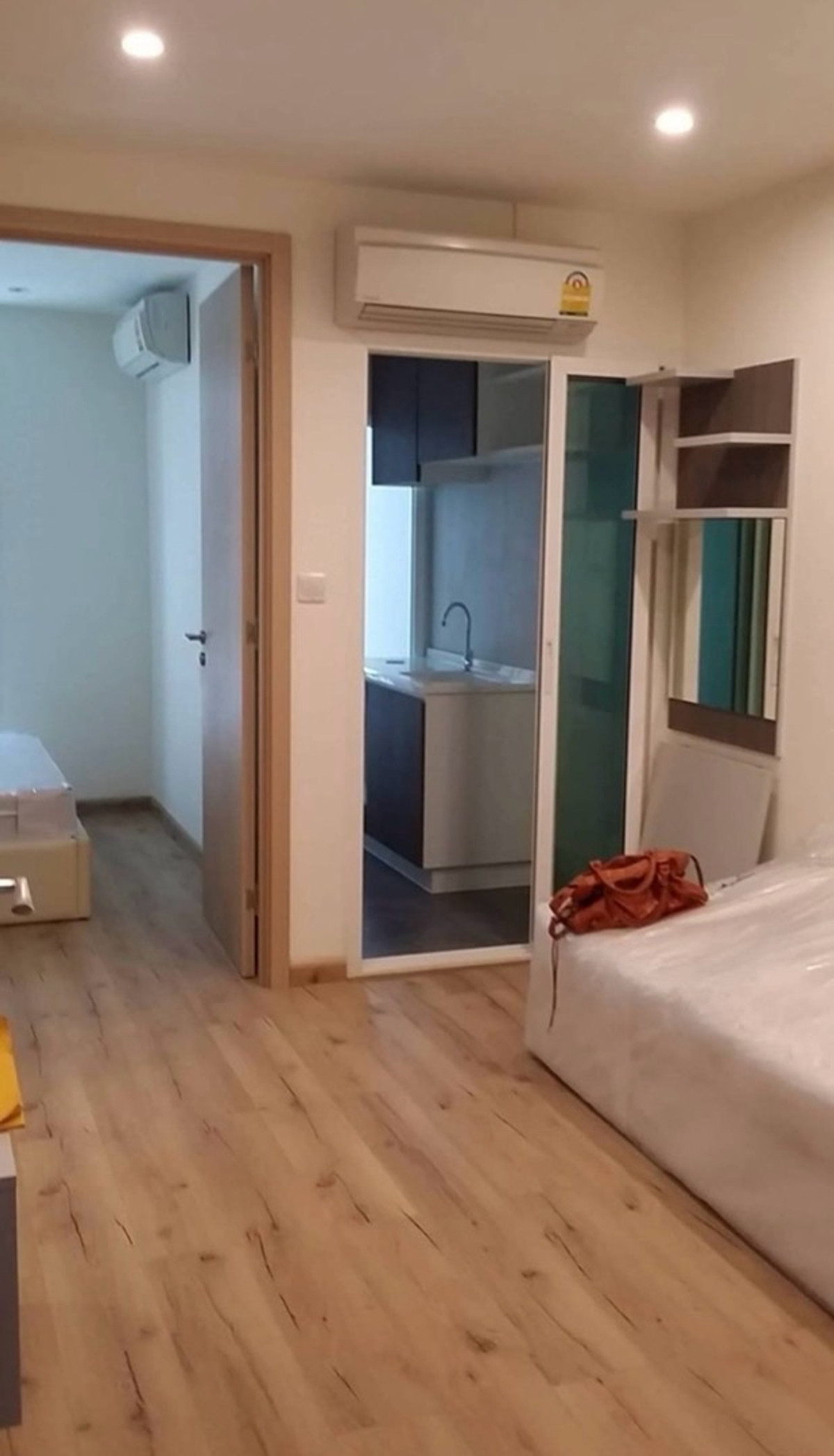 Condo for sale: Budget Condo Tiwann, next to BTS Ministry of Public Health station. On the inside side the weather is not hot. Condo for sale: Budget Condo Tiwann, next to BTS Ministry of Public Health station. On the inside side the weather is not hot.