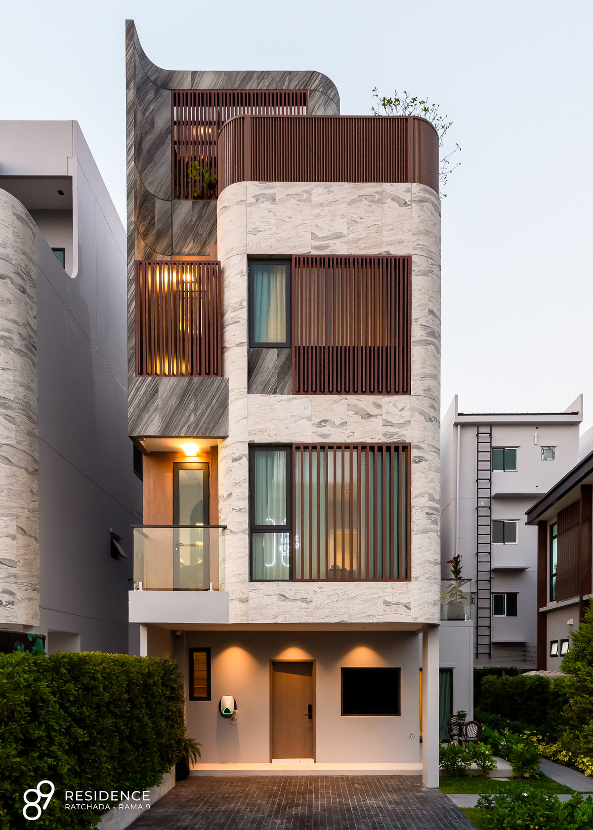 RH101425 4-story townhome for sale/rent with elevator at 89 Residence Ratchada-Rama 9, near the MRT Cultural Center.