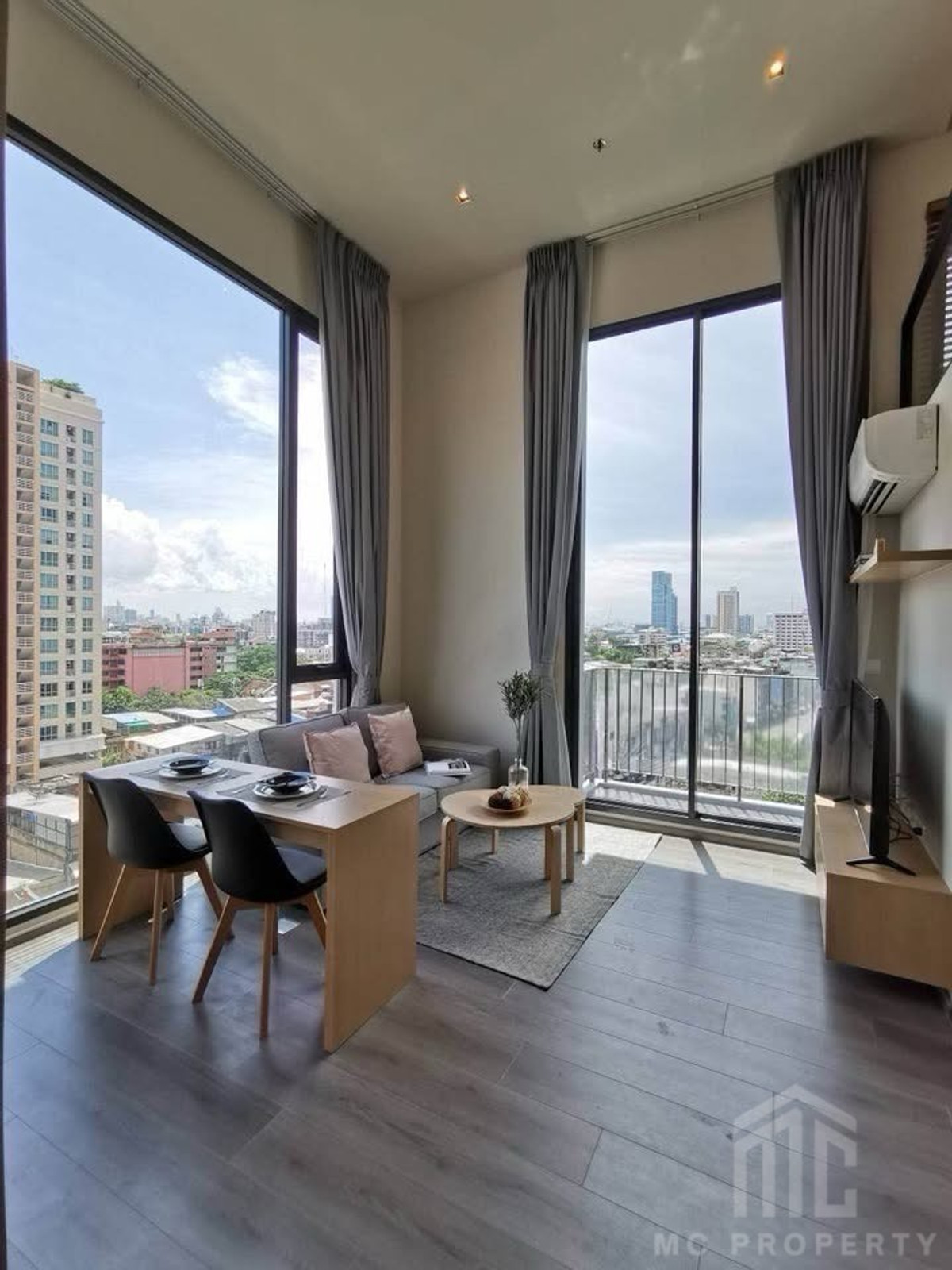 the Reserve Phahol Phadipat 1 Bedroom duplex 39ตรม ให้เช่าเพียง 25,000 สนใจติดต่อ 0816878954 the Reserve Phahol Phadipat 1 Bedroom duplex 39ตรม ให้เช่าเพียง 25,000 สนใจติดต่อ 0816878954