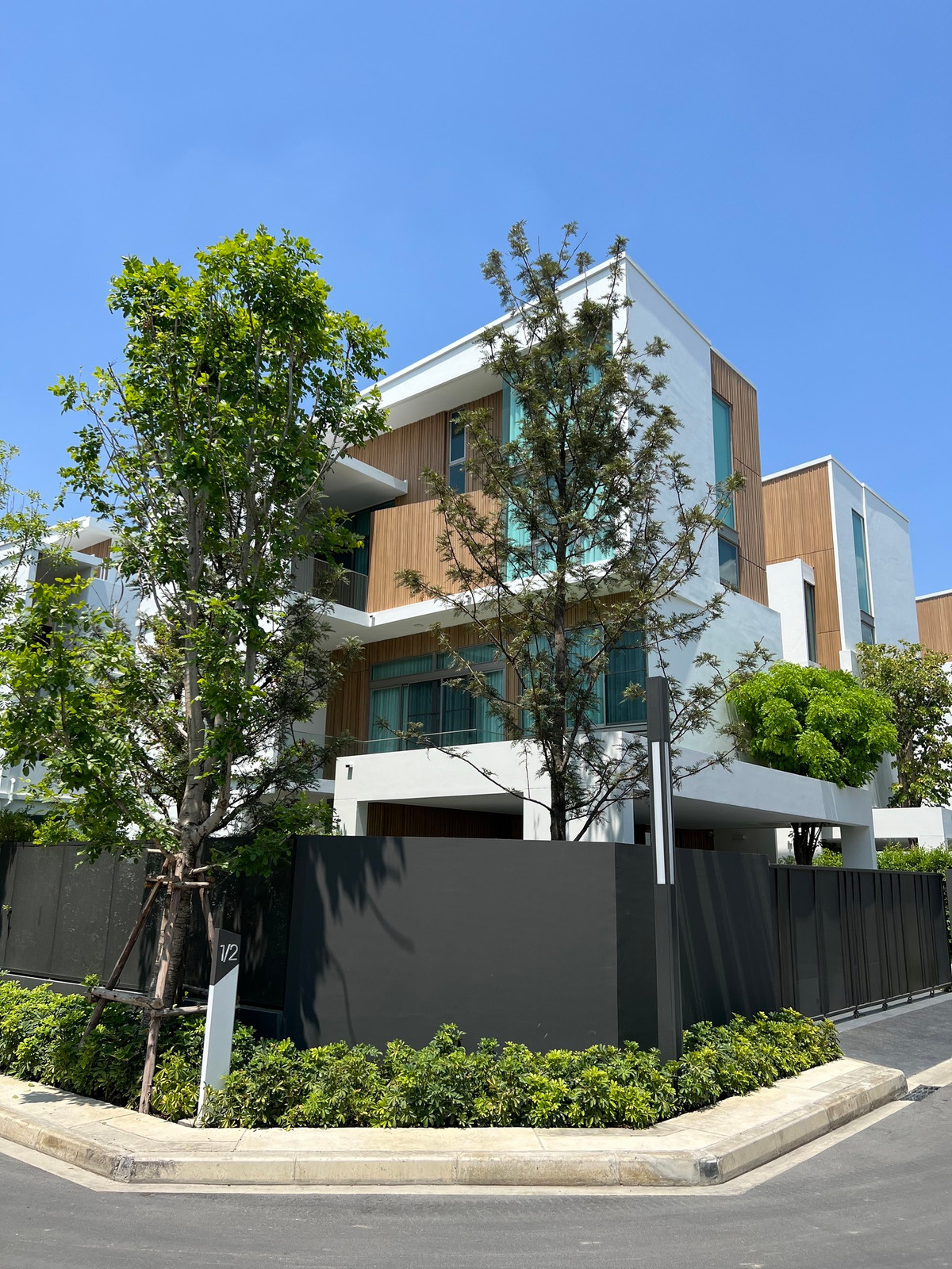🏡😊 House for rent at Vive Rama 9. Beautifully decorated and ready to move in. 🐶Pets are welcome. – รูปที่ 2