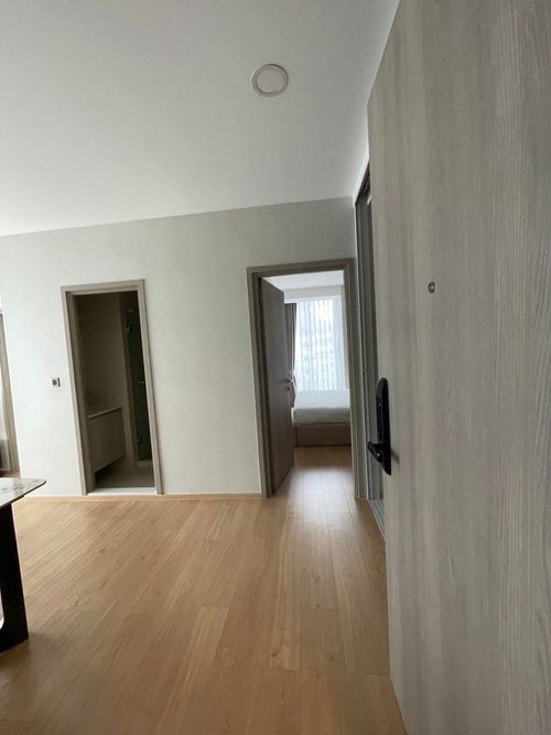 Condo for sale Chewathai Residence Thonglor, location Thonglor 20, can walk to both Ekamai-Thonglor, quiet, private, ready to move in, fully fitted, complete with furniture, electrical appliances.