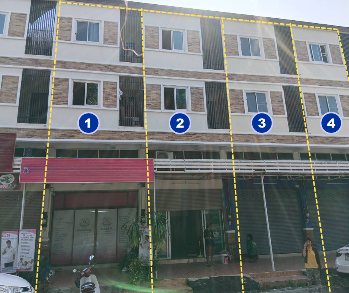 Commercial Building for Sale: Near Bus Terminal, suitable for Home Office.