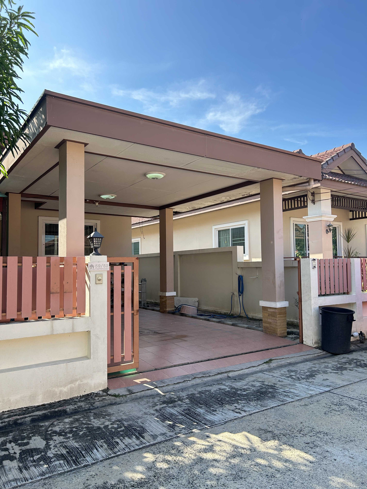 House with Land for Sale: Tuang Thong Village, 134 sq.m., near Asia Road (Highway 32). House with Land for Sale: Tuang Thong Village, 134 sq.m., near Asia Road (Highway 32).