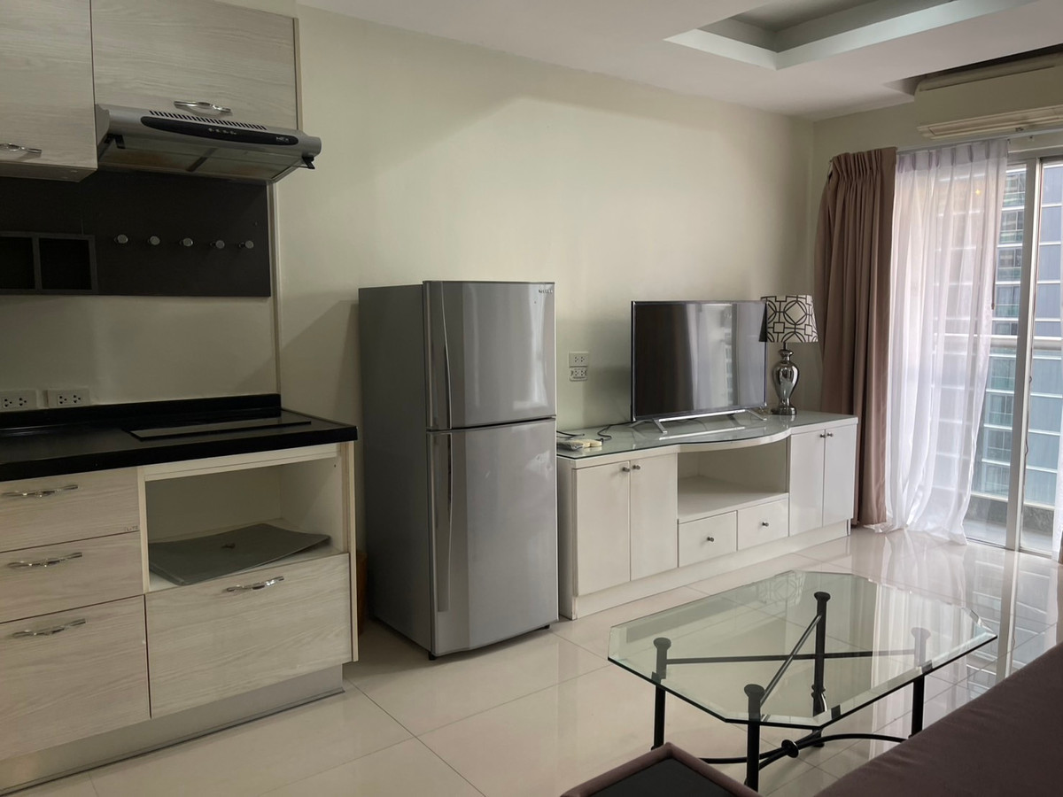 Rent and sell condo room Silom Suite (Sathorn 12)