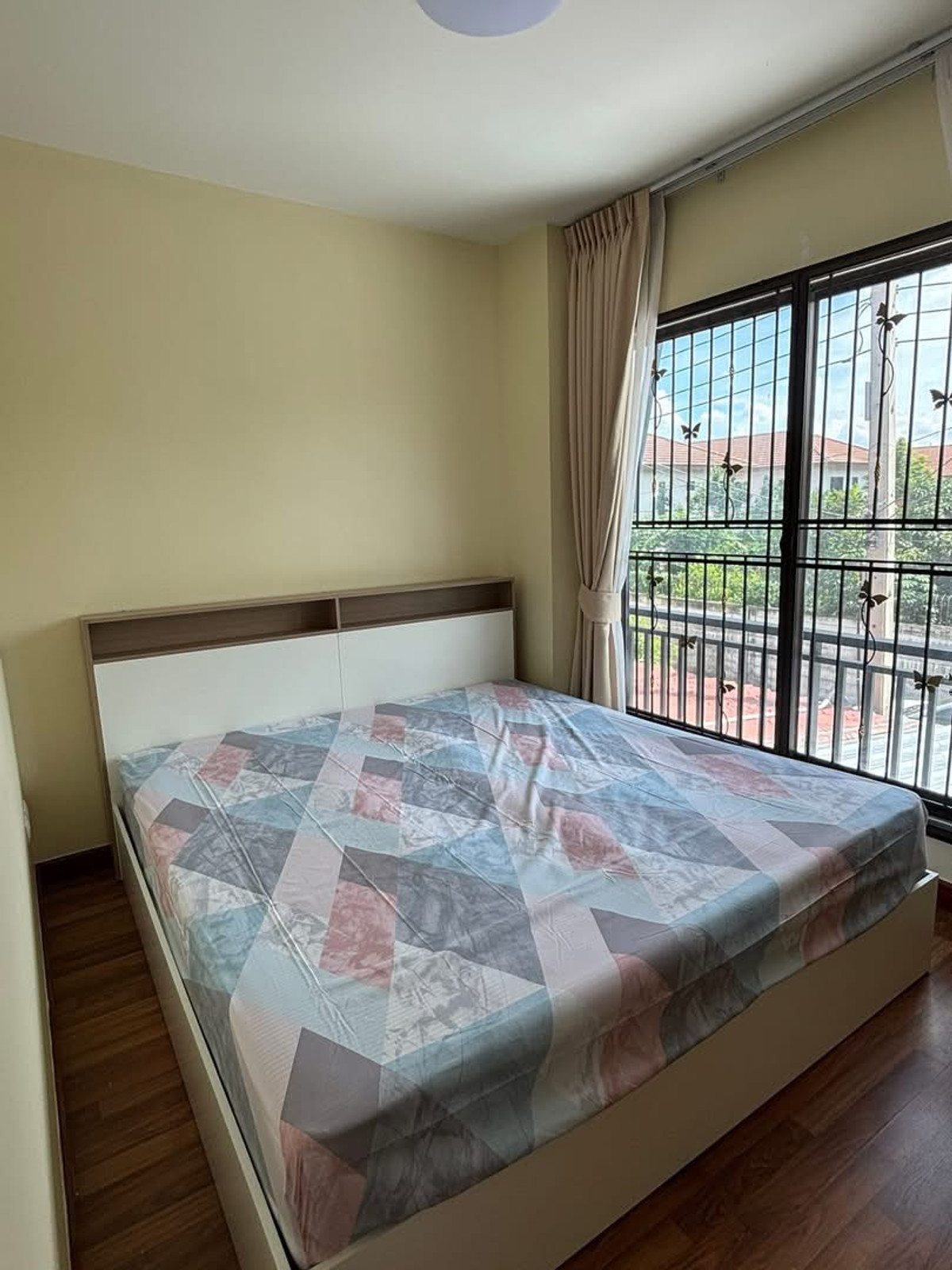 P-2836 House in good location, convenient to travel, can enter and exit in many ways. For rent/Urgent sale! Townhome Pruksa Ville 57 Phatthanakan ready to move in. P-2836 House in good location, convenient to travel, can enter and exit in many ways. For rent/Urgent sale! Townhome Pruksa Ville 57 Phatthanakan ready to move in.