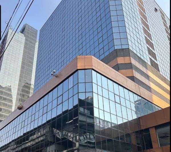 Rent office space @ BTS Ploen Chit, Air Spilt tpye 24 Hr