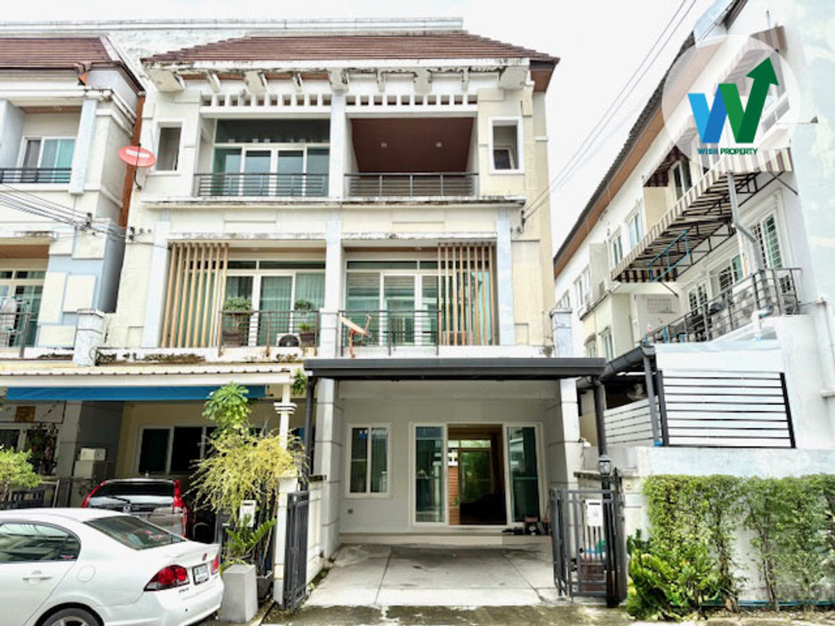 Townhome for sale Srinakarin Baan Klang Muang Urbanion, behind the edge, new condition, wide area, near the MRT Yellow Line, Suvarnabhumi Airport. Townhome for sale Srinakarin Baan Klang Muang Urbanion, behind the edge, new condition, wide area, near the MRT Yellow Line, Suvarnabhumi Airport.