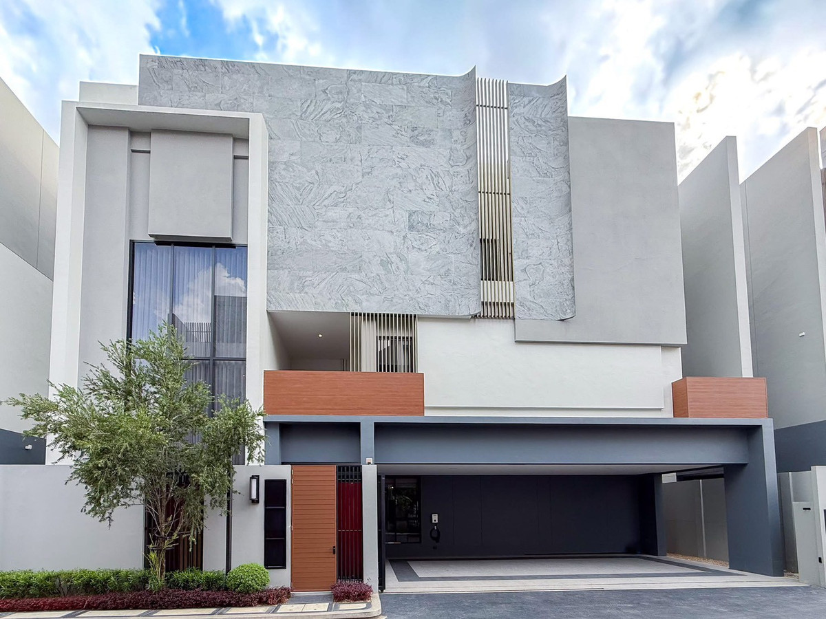 P0345 For Sale / Rent – BuGaan Krungthep Kreetha by Sansiri | Ultra Luxury 3-Storey Residence Ultra Luxury Collection by Sansiri — where modern design meets timeless elegance. P0345 For Sale / Rent – BuGaan Krungthep Kreetha by Sansiri | Ultra Luxury 3-Storey Residence Ultra Luxury Collection by Sansiri — where modern design meets timeless elegance.