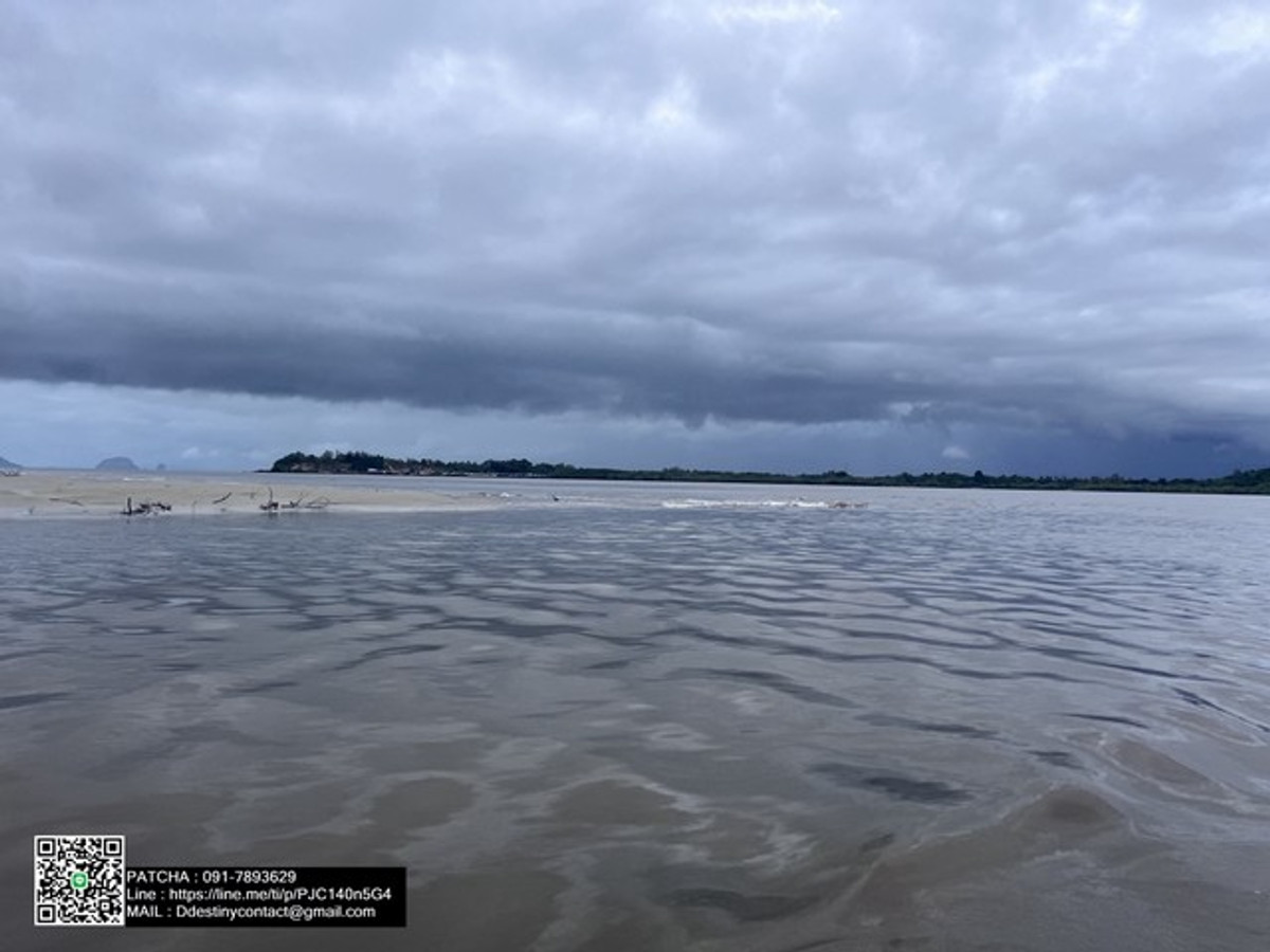 Land for sale with title deed, beautiful plot next to the sea, along the beach, beautiful atmosphere. – รูปที่ 3