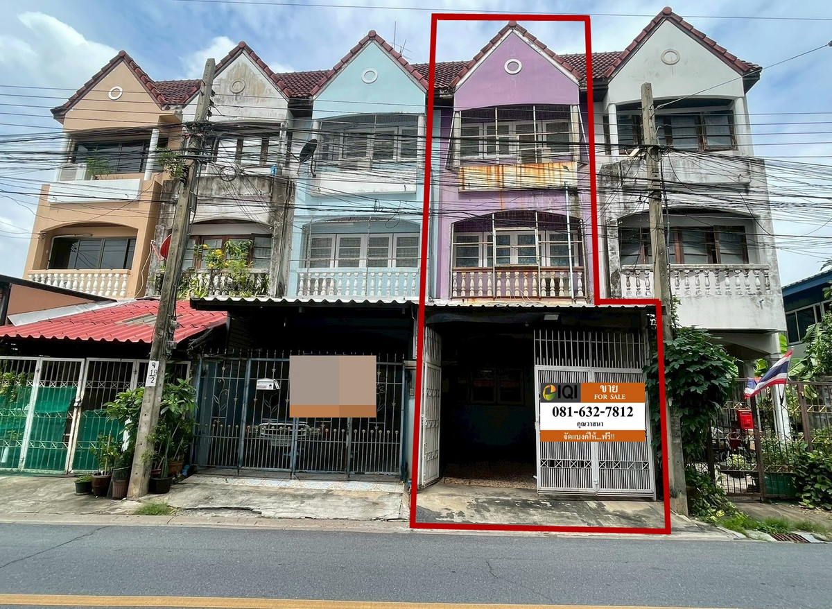 3-story townhouse for sale, prime location, Nawamin Road, Soi 85, only 700 meters into the alley. 3-story townhouse for sale, prime location, Nawamin Road, Soi 85, only 700 meters into the alley.