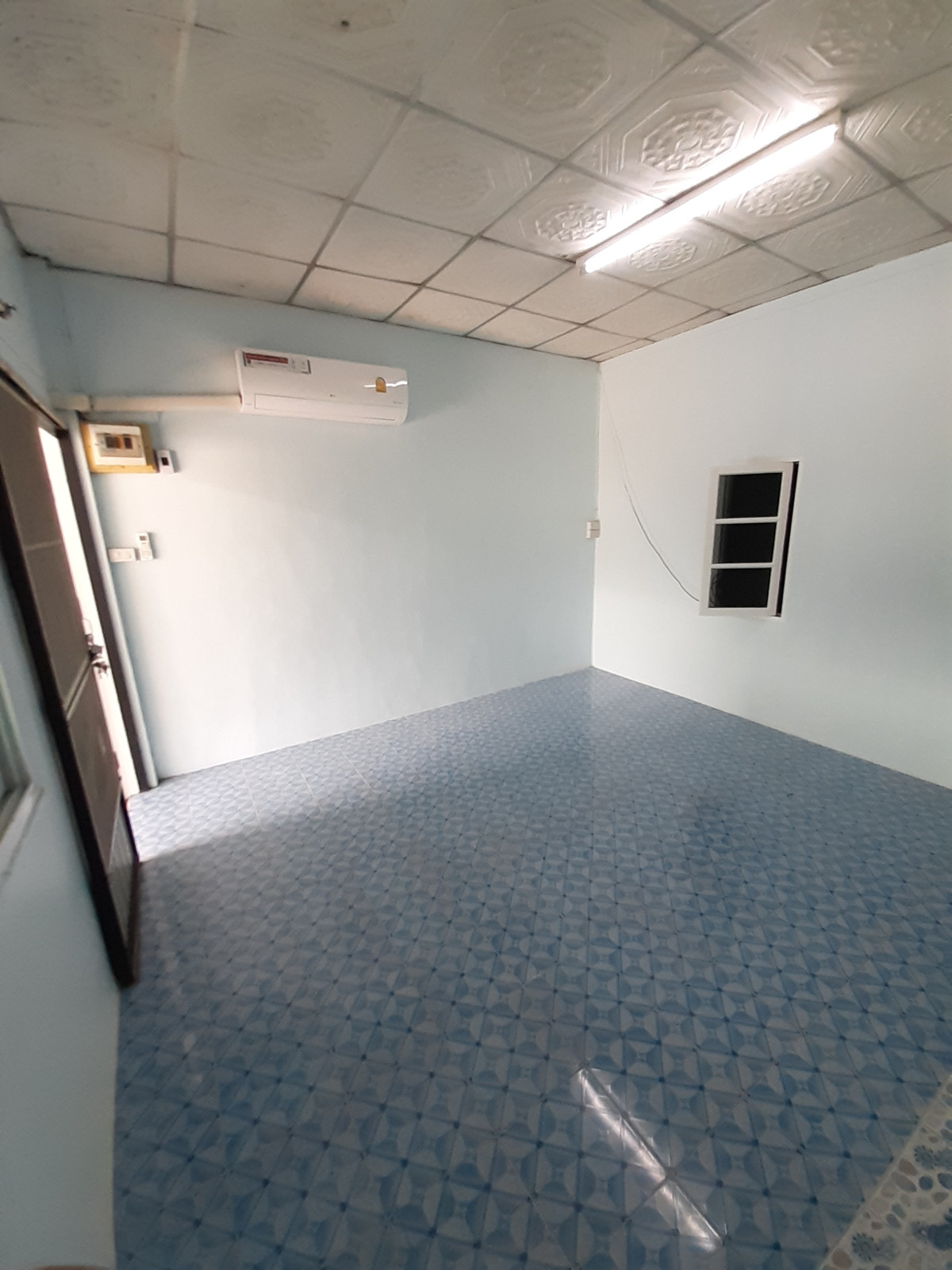 ห้องแถว ยินดีสุข  ต.บ้านสวน เมืองชลบุรี โทร 033-138-922 – รูปที่ 2