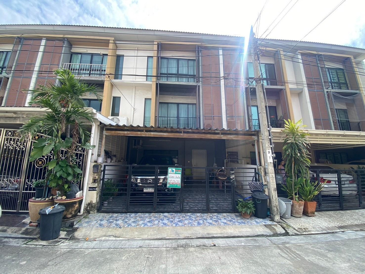 96731 - ขายทาวน์โฮม 3 ชั้น หมู่บ้าน เดอะคอนเนค อัพ 3 วงแหวน-บางแคใกล้เดอะมอลล์บางแค ต่อเติมหลังบ้านหน้าบ้านพร้อมอยู่