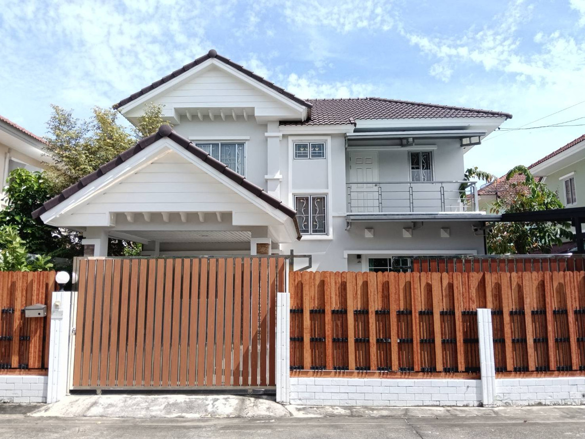 Single House for Sale – Khunapat 1 Project Land area: 52.5 sq. wah (≈ 210 sq.m.) Usable area: 120 sq.m. Great location near Bang Bua Thong 4 Road and Motorway No. 9