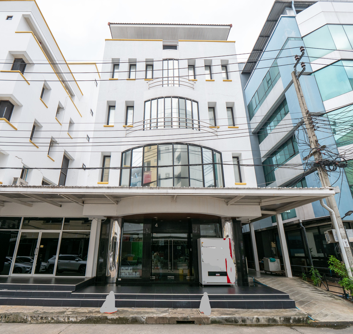 ให้เช่าถูกมาก อาคาร ตึก ออฟฟิต สำนักงาน ทำธุรกิจ 5 ชั้น มีลิฟต์  พื้นที่ใช้สอย 450 ตรม. เกือบติดเซ็นทรัลรัตนาธิเบศร์ ซอยรัตนาธิเบศร์ 30 ติดรถไฟฟ้าสายสีม่วง สถานีแยกนนทบุรี 1 ใกล้ตลาดนกฮูก 