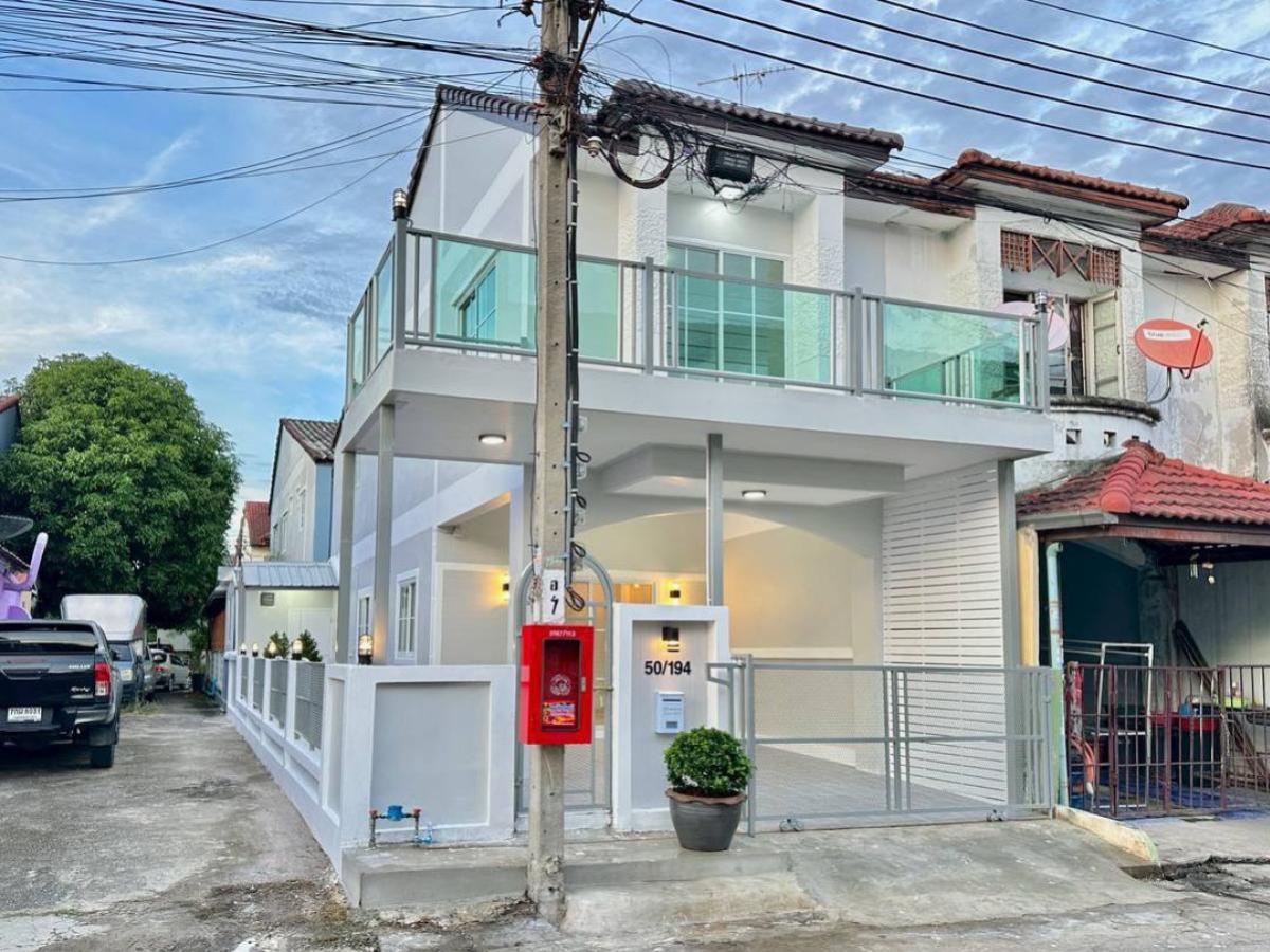 ขายทาวน์เฮ้าส์/ทาวน์โฮม นันทิชา 3/8 หน้ากว้าง ไทรน้อย ไทรน้อย นนทบุรี CX-124460 ขายทาวน์เฮ้าส์/ทาวน์โฮม นันทิชา 3/8 หน้ากว้าง ไทรน้อย ไทรน้อย นนทบุรี CX-124460