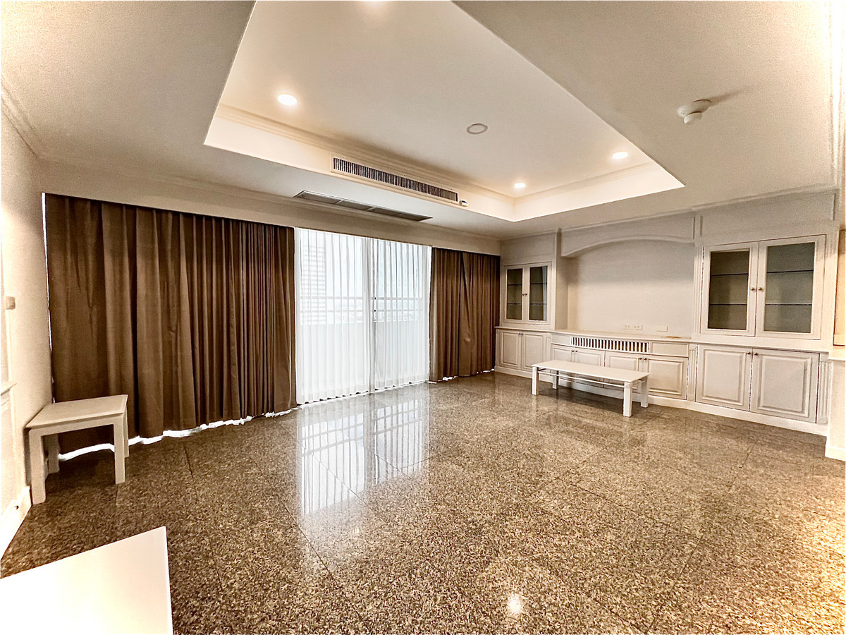 Condo for sale Oriental Towers price 41,500,000 baht [MKs251016]
