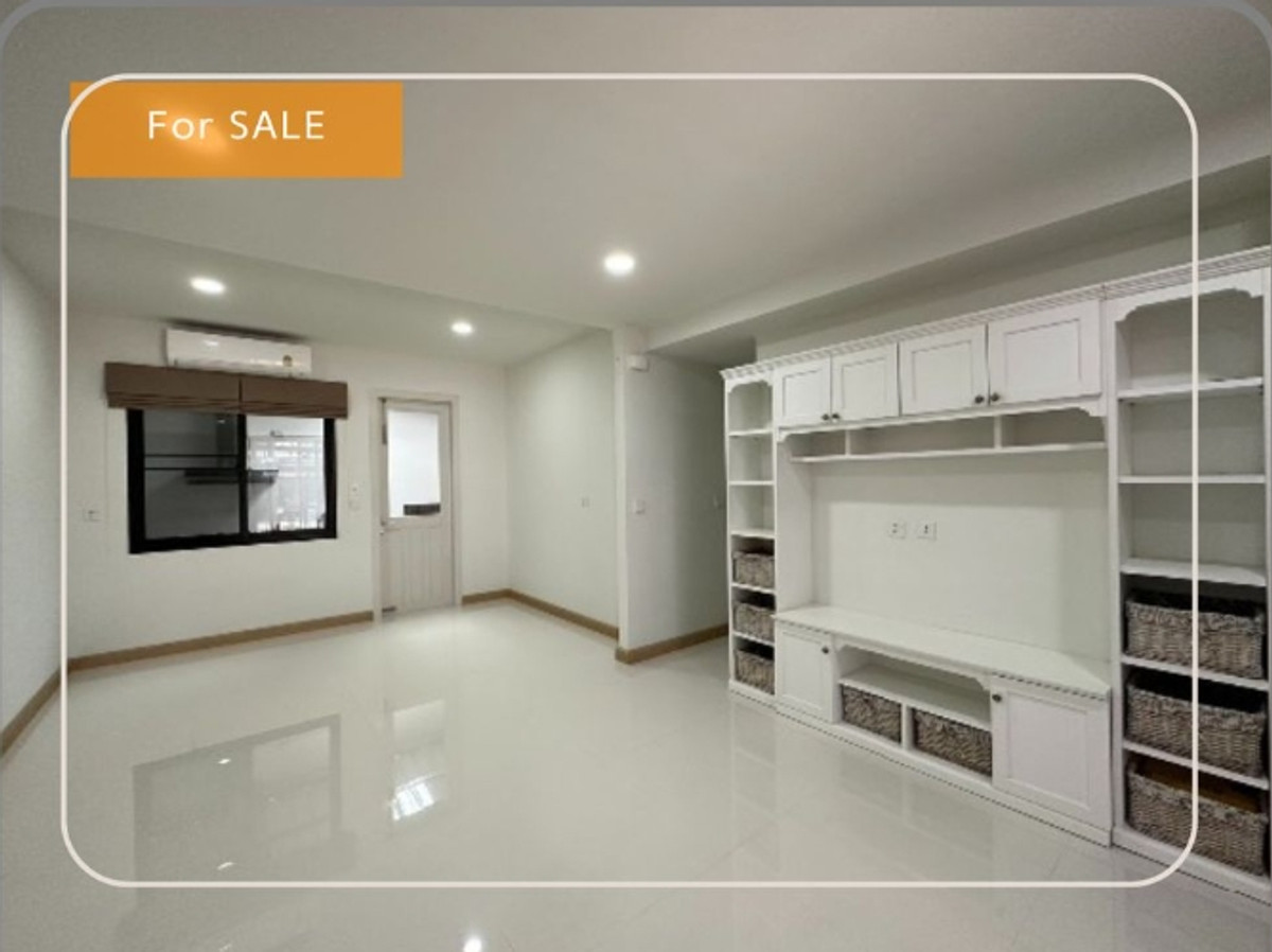 Premium 2-story townhomes for sale, Dream Priva (Dream Priva Village), modern style from Dreamland Property. Excellent location in Pinklao-Kanchanaphisek-Ratchaphruek-Taling Chan-Suan Phak area.