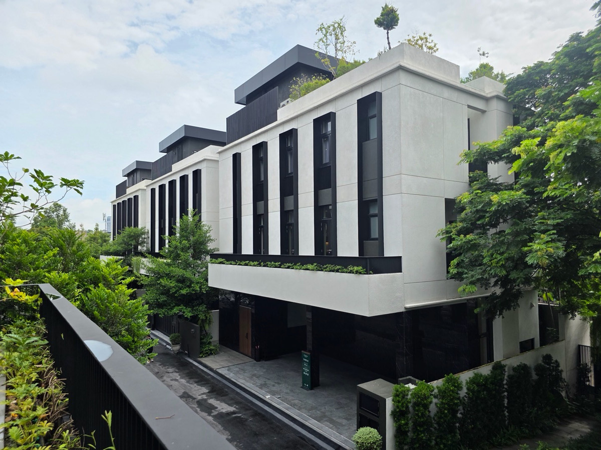 🏡 Arna Rama 9 | บ้านเดี่ยว 3 ชั้น 611 ตร.ม. พร้อมสระว่ายน้ำส่วนตัว ใจกลางพระราม 9 📲 𝟎𝟔𝟒-𝟕𝟗𝟒𝟒𝟐𝟔𝟑(คุณน้ำ) 🏡 Arna Rama 9 | บ้านเดี่ยว 3 ชั้น 611 ตร.ม. พร้อมสระว่ายน้ำส่วนตัว ใจกลางพระราม 9 📲 𝟎𝟔𝟒-𝟕𝟗𝟒𝟒𝟐𝟔𝟑(คุณน้ำ)