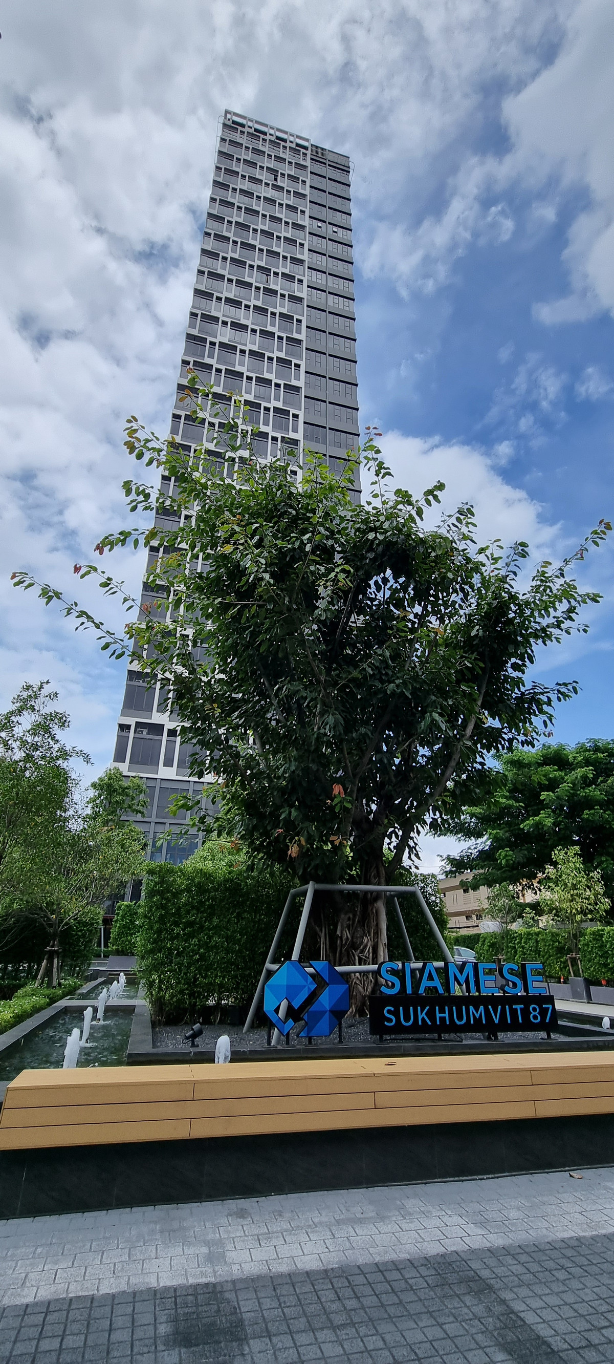 ให้เช่าคอนโด ไซมิส สุขุมวิท 87 (Siamese Sukhumvit 87)  ชั้น 4  พื้นที่ 40 Sqm  แบบห้อง 1BD Loft (1 นอน 1 น้ำ)   เฟอร์นิเจอร์ เครื่องใช้ไฟฟ้าครบ พร้อมอยู่  ค่าเช่า 24,000 บาท/เดือน – รูปที่ 2